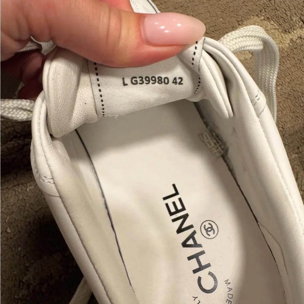 CHANEL White Sneakers - Picture 3 of 3